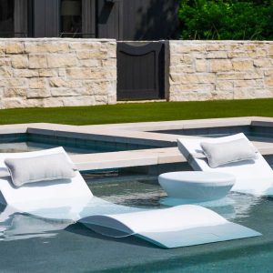 Bộ Nội Thất Hồ Bơi Hoàn Chỉnh – 2 Ghế Chaise + Gối Tựa + Bàn Phụ Sang Trọng Cao Cấp – Hình ảnh chi tiết 2