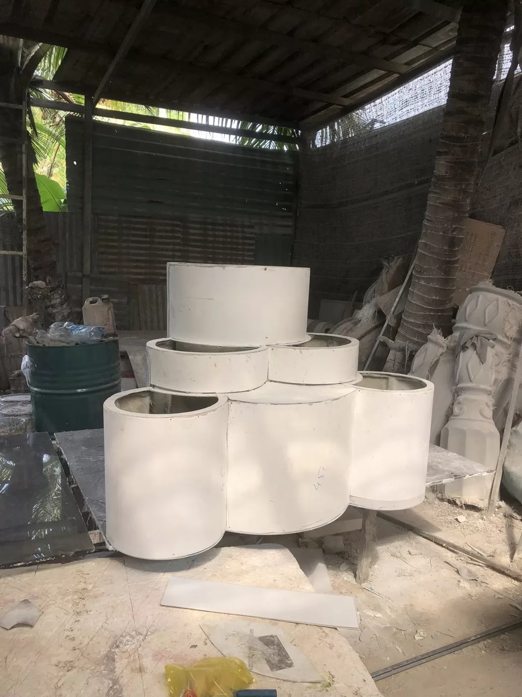 Chậu Bình Lá Composite Cổ Điển – Chậu Trang Trí Đẹp Bền Bỉ | Composite Sài Gòn