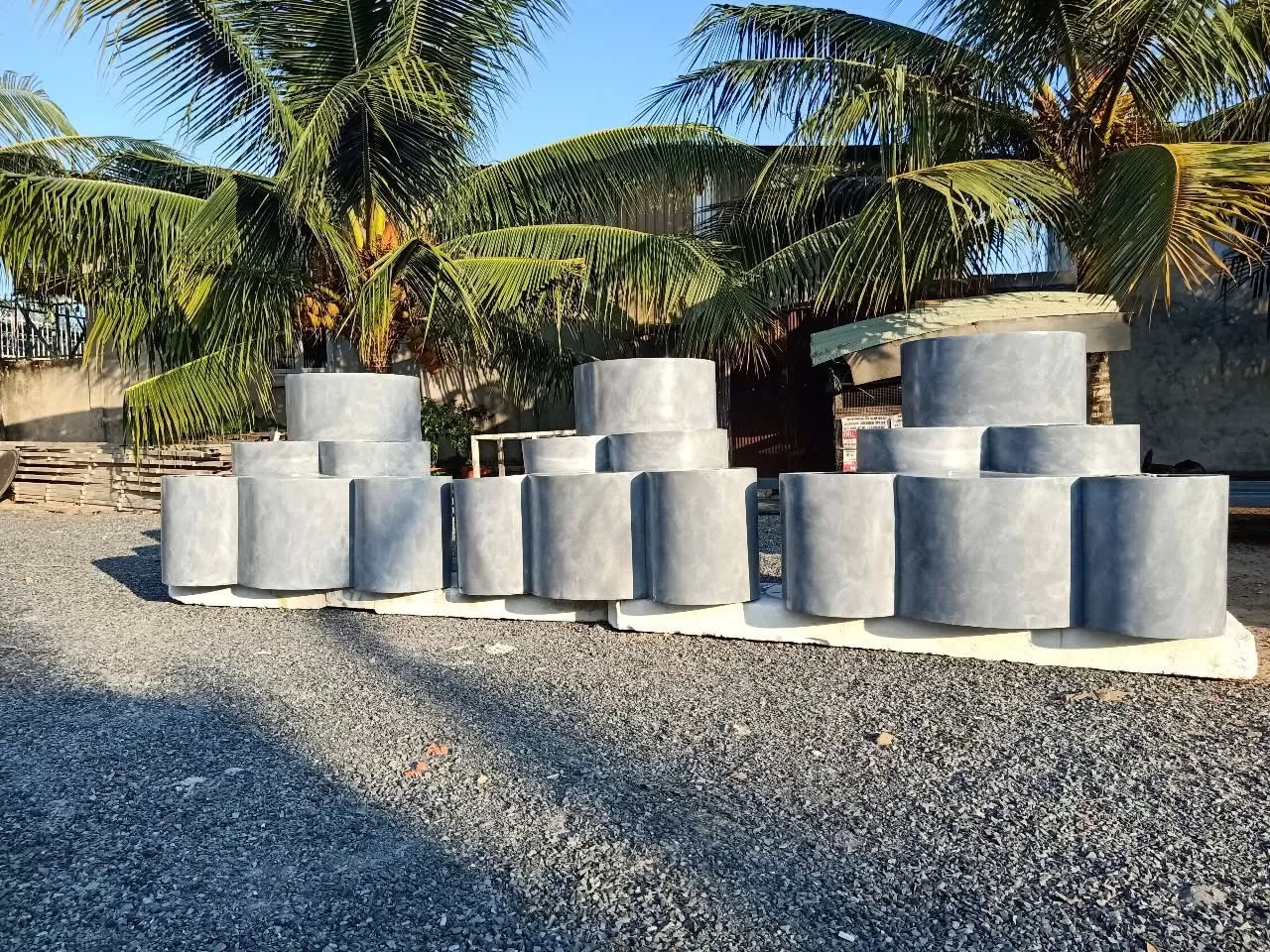 Chậu Bình Lá Composite Cổ Điển – Chậu Trang Trí Đẹp Bền Bỉ | Composite Sài Gòn